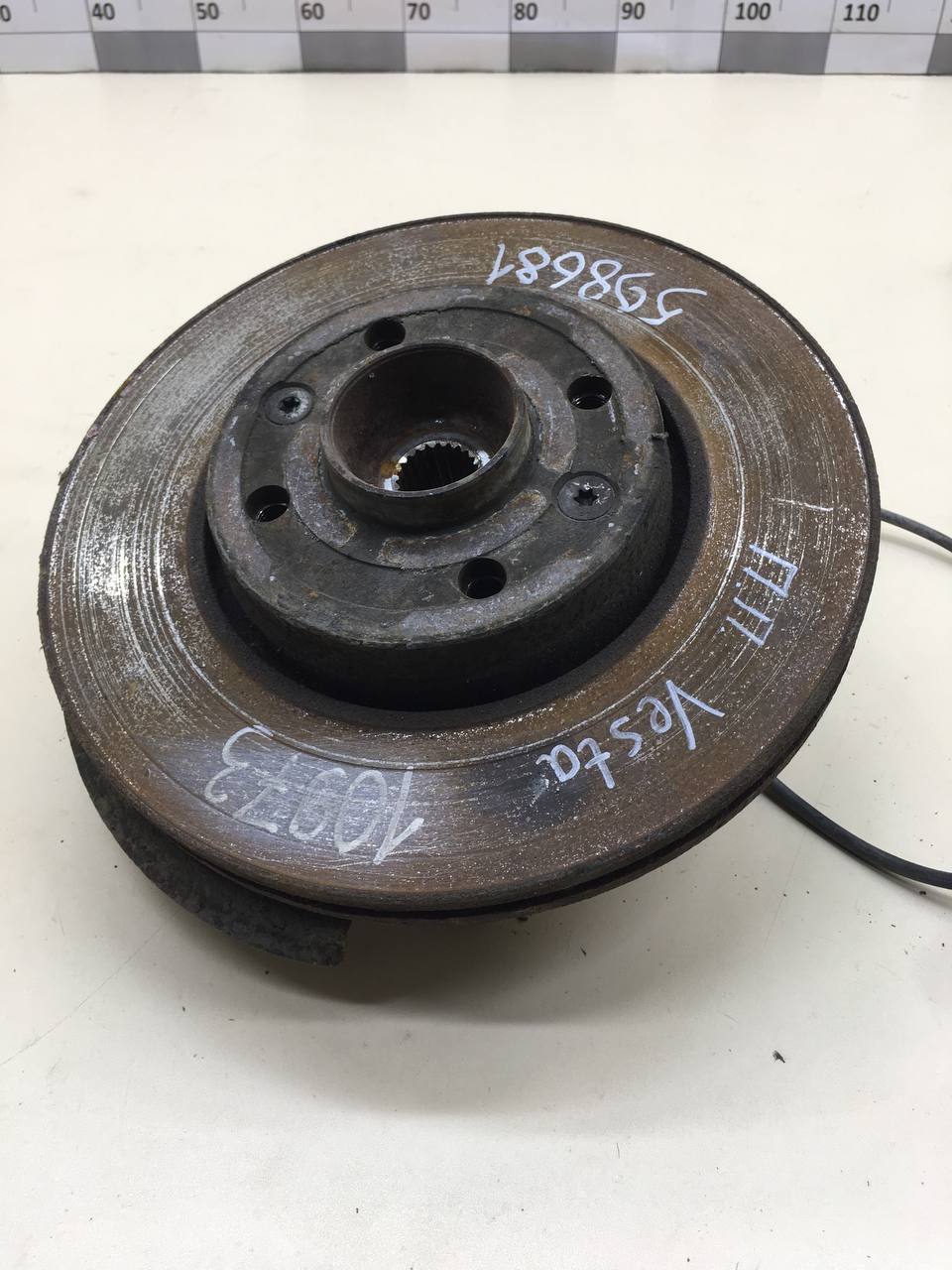 Кулак поворотный передний правый Lada Vesta 2015>