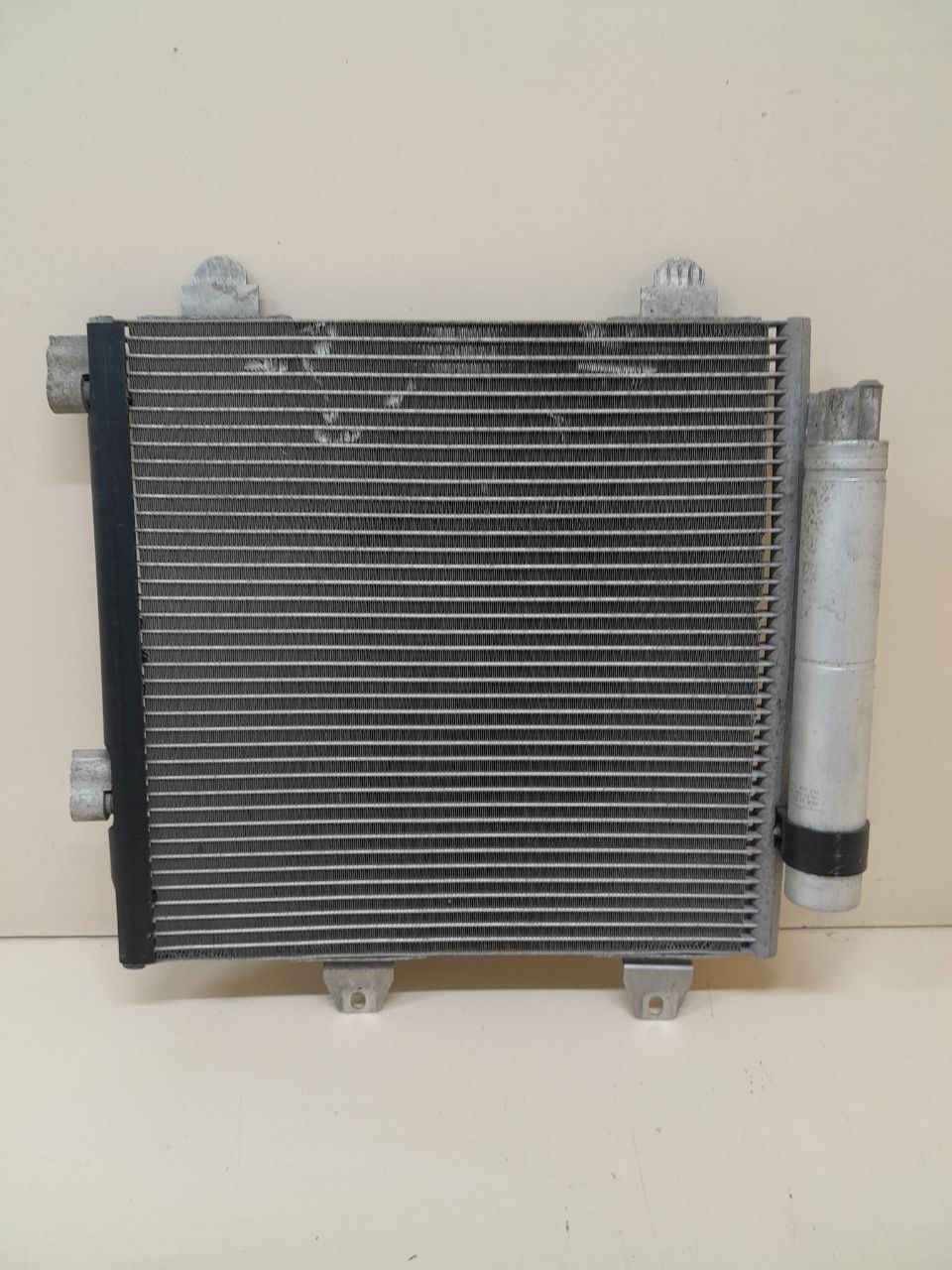 Радиатор кондиционера (конденсер) Peugeot 107 2006-2014