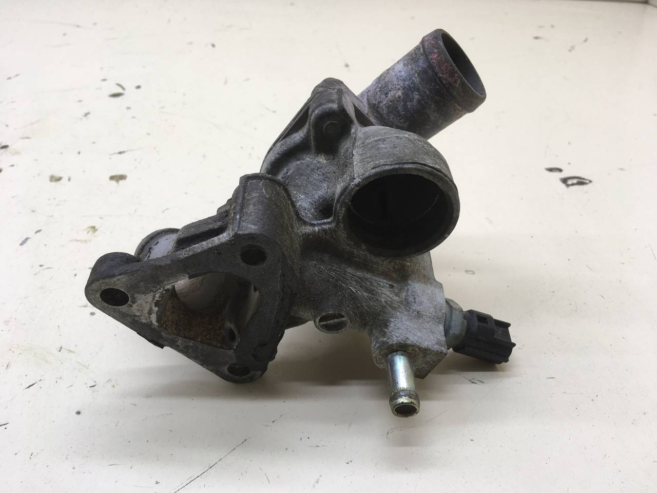 Корпус термостата Mitsubishi Lancer 9  (CS/Classic) 2000-2011