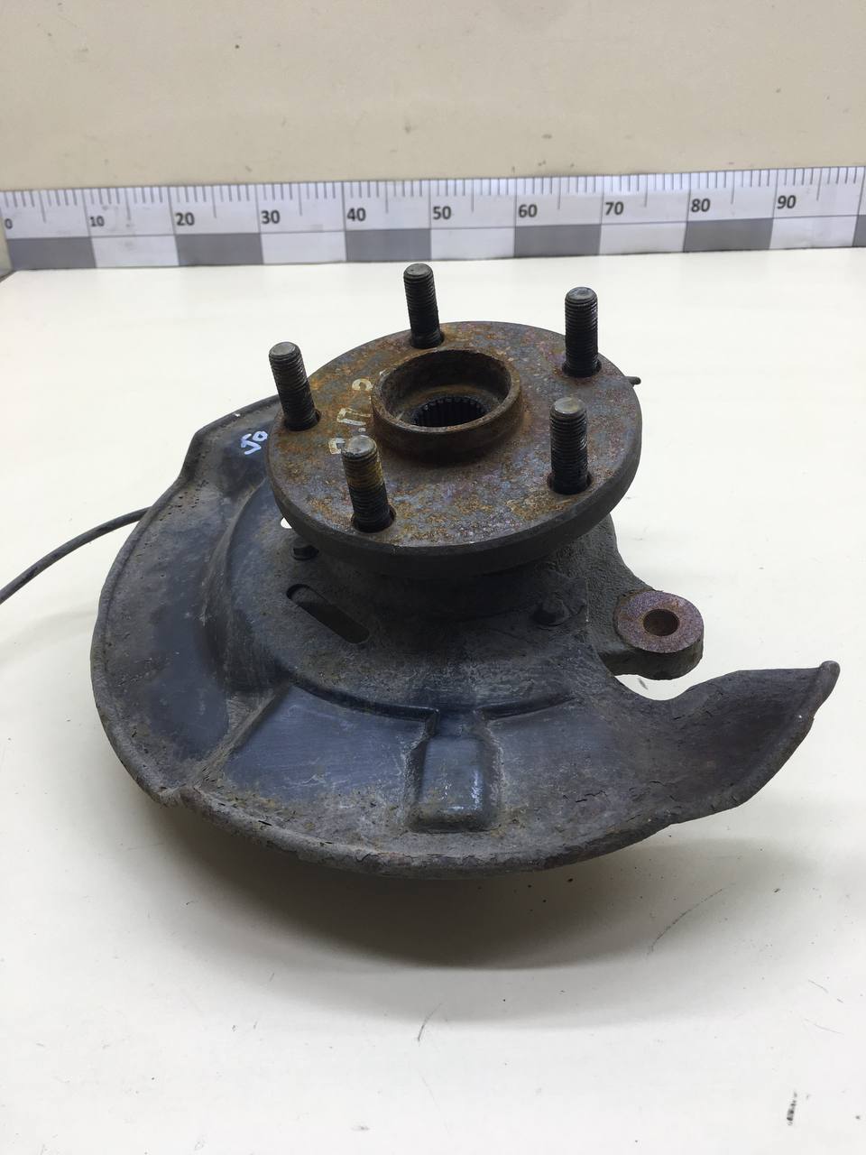 Кулак поворотный передний правый Geely Emgrand EC7 2008>