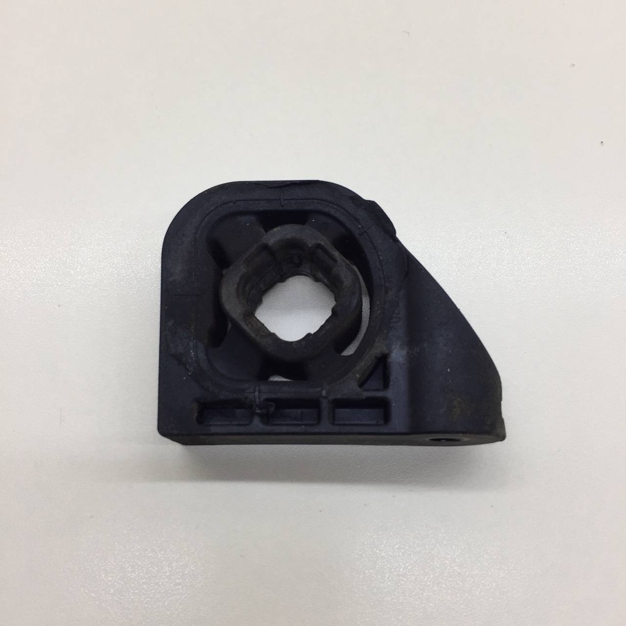 Кронштейн радиатора Hyundai Elantra (CN7) 2020>