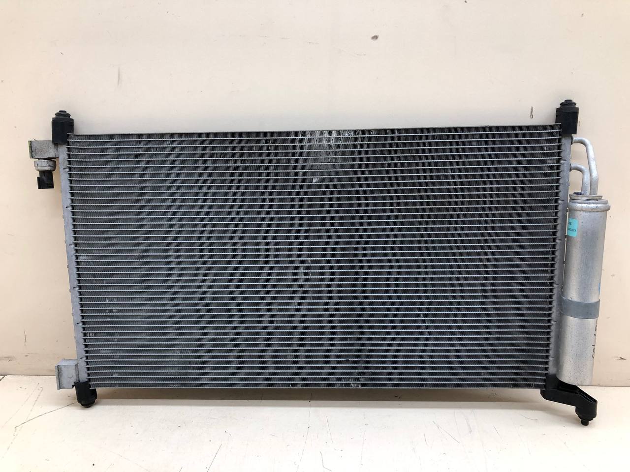 Радиатор кондиционера (конденсер) Nissan Juke (YF15) 2011-2020