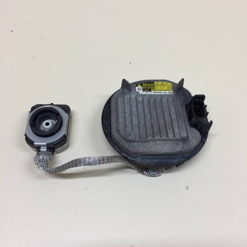Блок ксеноновой лампы Toyota Camry (XV50) 2011-2017