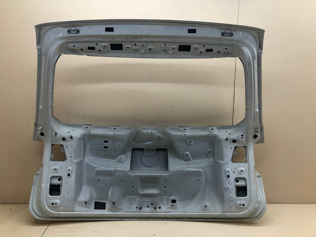 Крышка багажника Volkswagen Taos 2020>