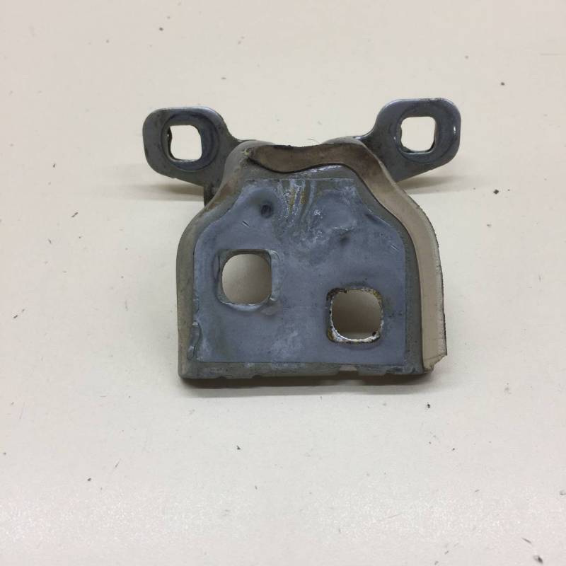 Петля двери задней правой нижняя Renault Duster (HSA, HSM) 2012>