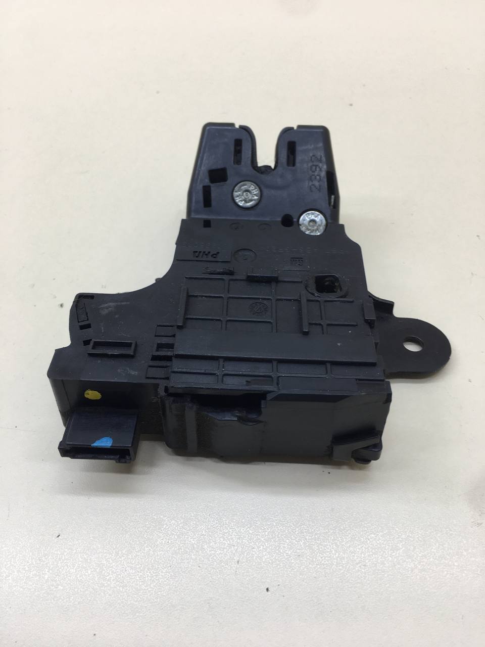 Замок багажника Chevrolet Cobalt (T250) 2011-2015