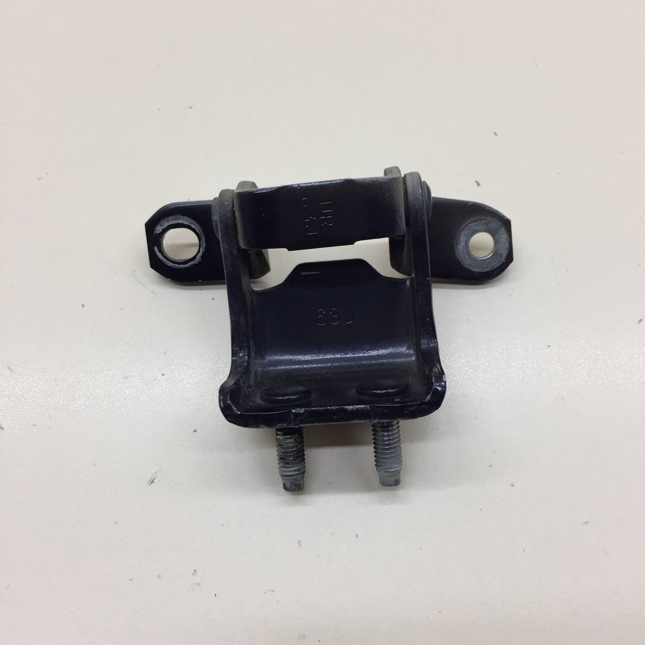 Петля двери задней правой верхняя Suzuki Grand Vitara 2005-2015