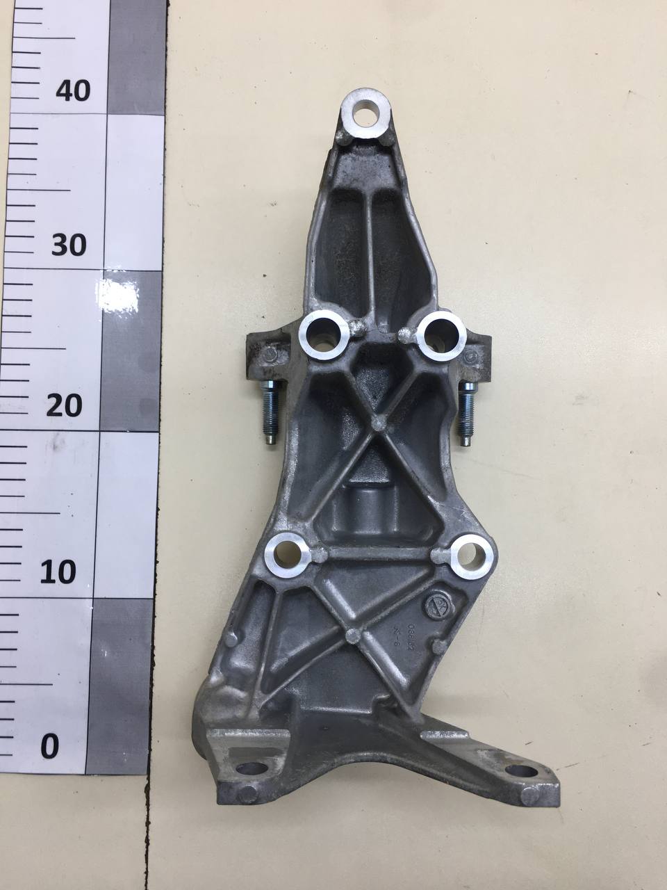 Кронштейн двигателя правый Nissan Maxima (a36) 2015-2023