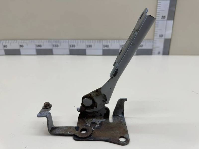 Петля капота правая Kia Spectra (SD) 2004-2011