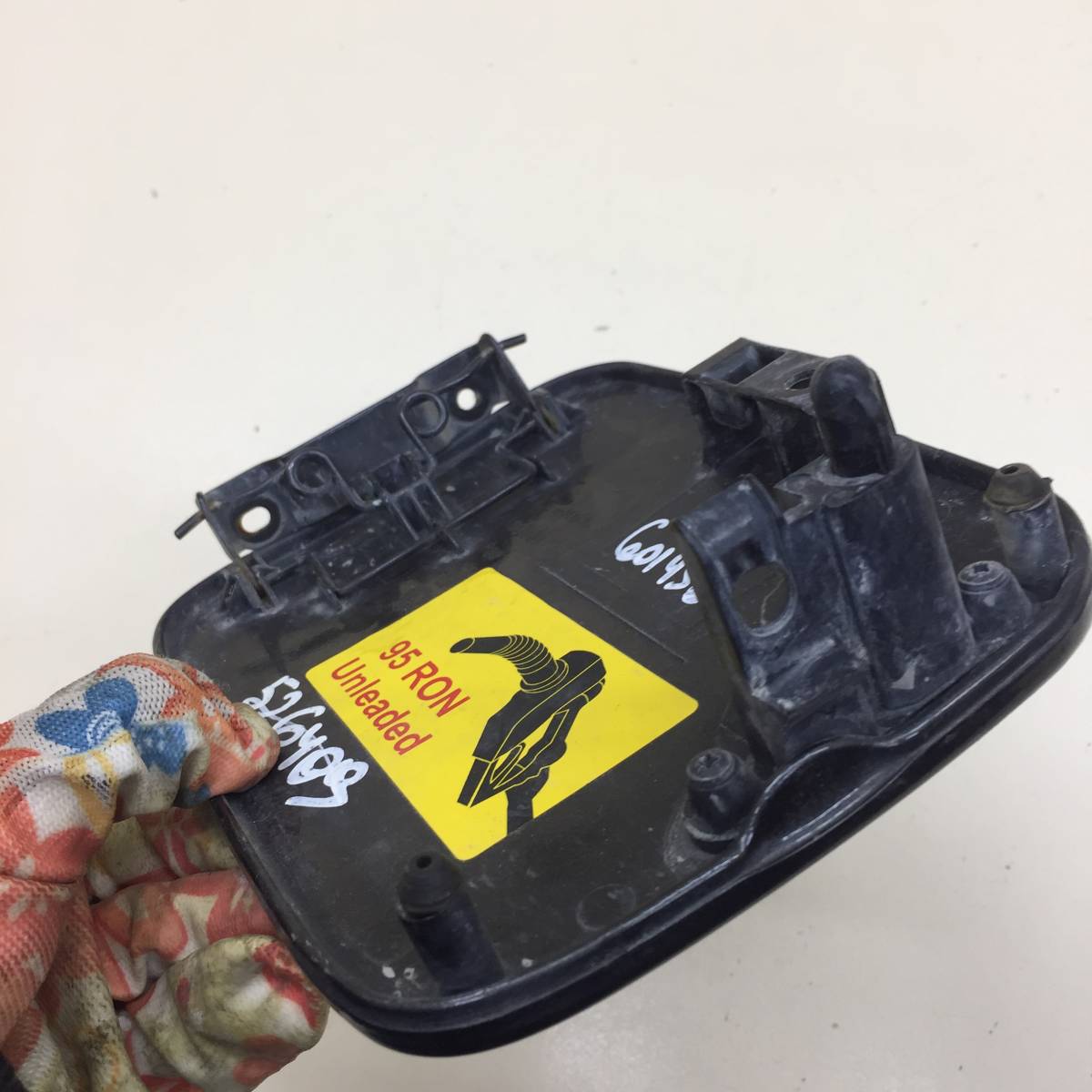 Лючок бензобака Fiat Albea 2002-2012