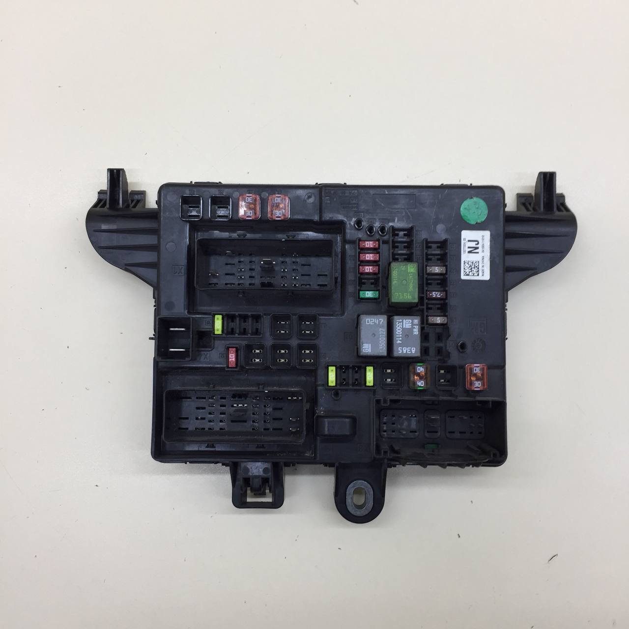 Блок предохранителей Opel Insignia 2008-2017