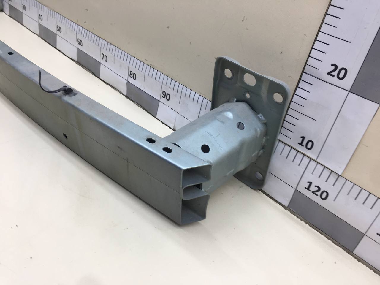 Усилитель переднего бампера Changan UNI-T 2023>