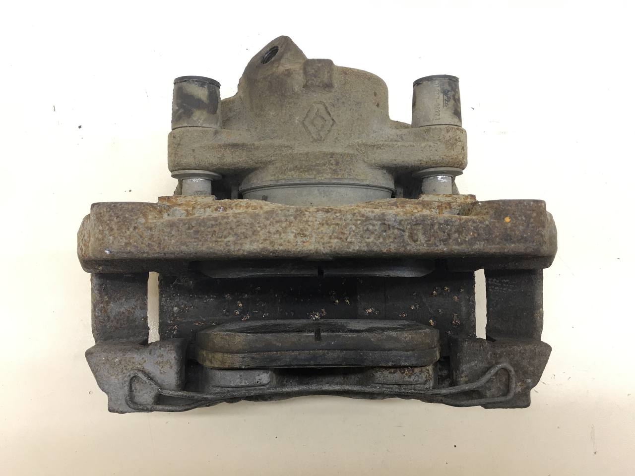 Суппорт передний левый Renault Megane (3) 2009-2016