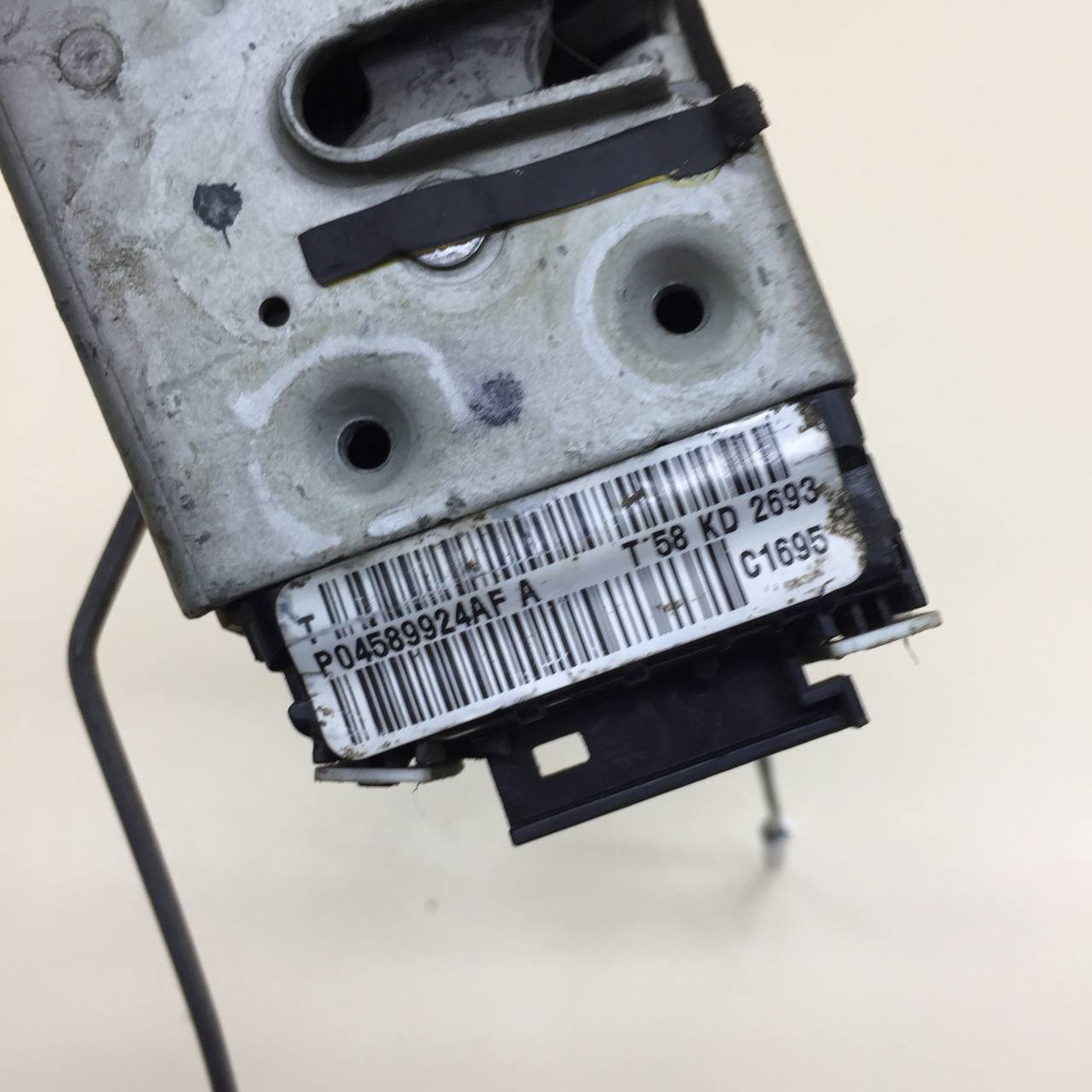 Замок двери передней правой Jeep Grand Cherokee (WK2) 2010>