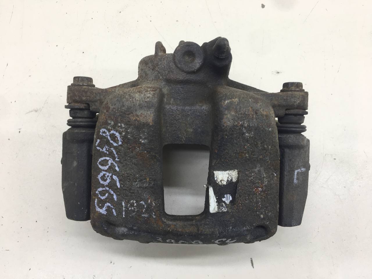 Суппорт передний левый Citroen C4 2005-2011