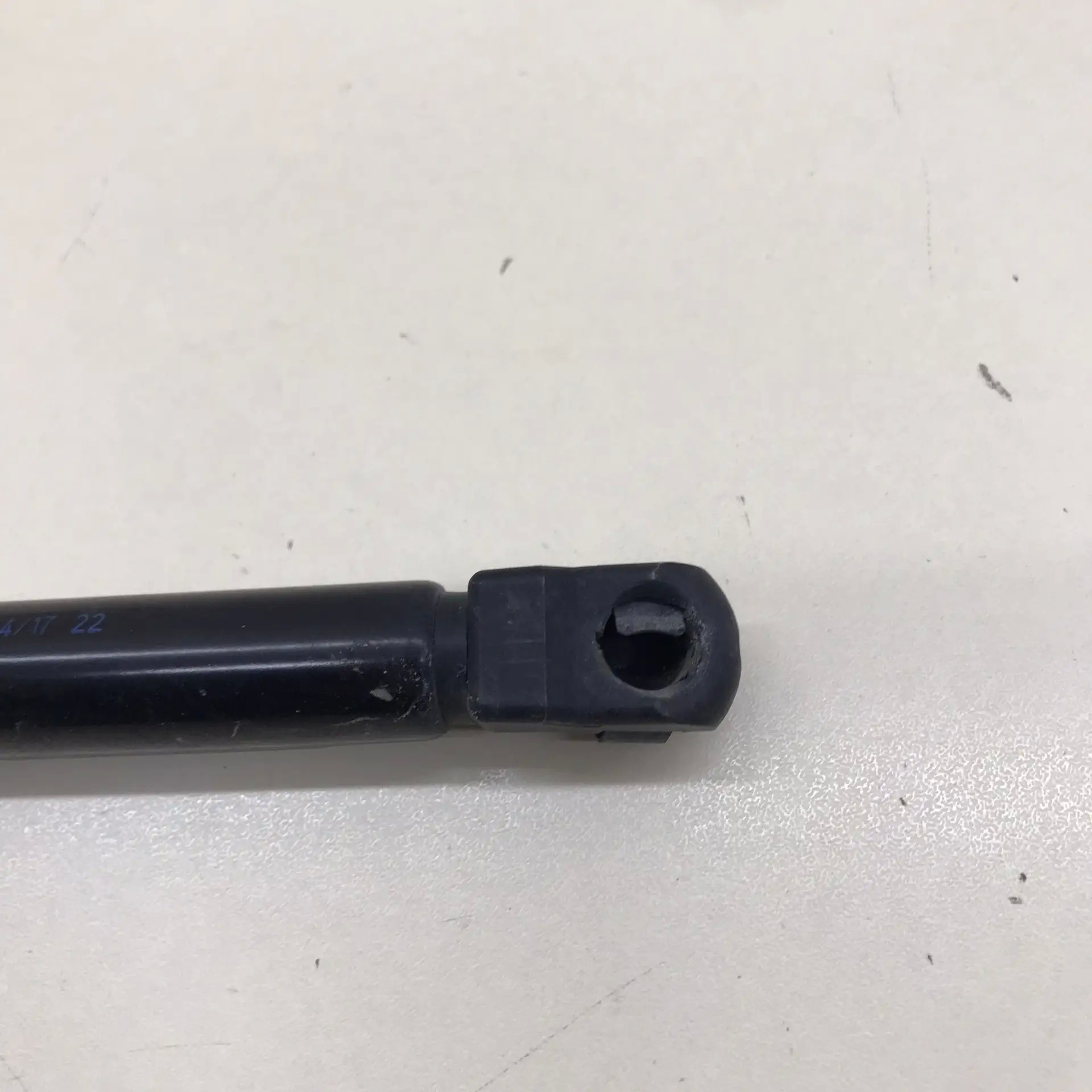 Амортизатор двери багажника Nissan Qashqai (J11) 2014>