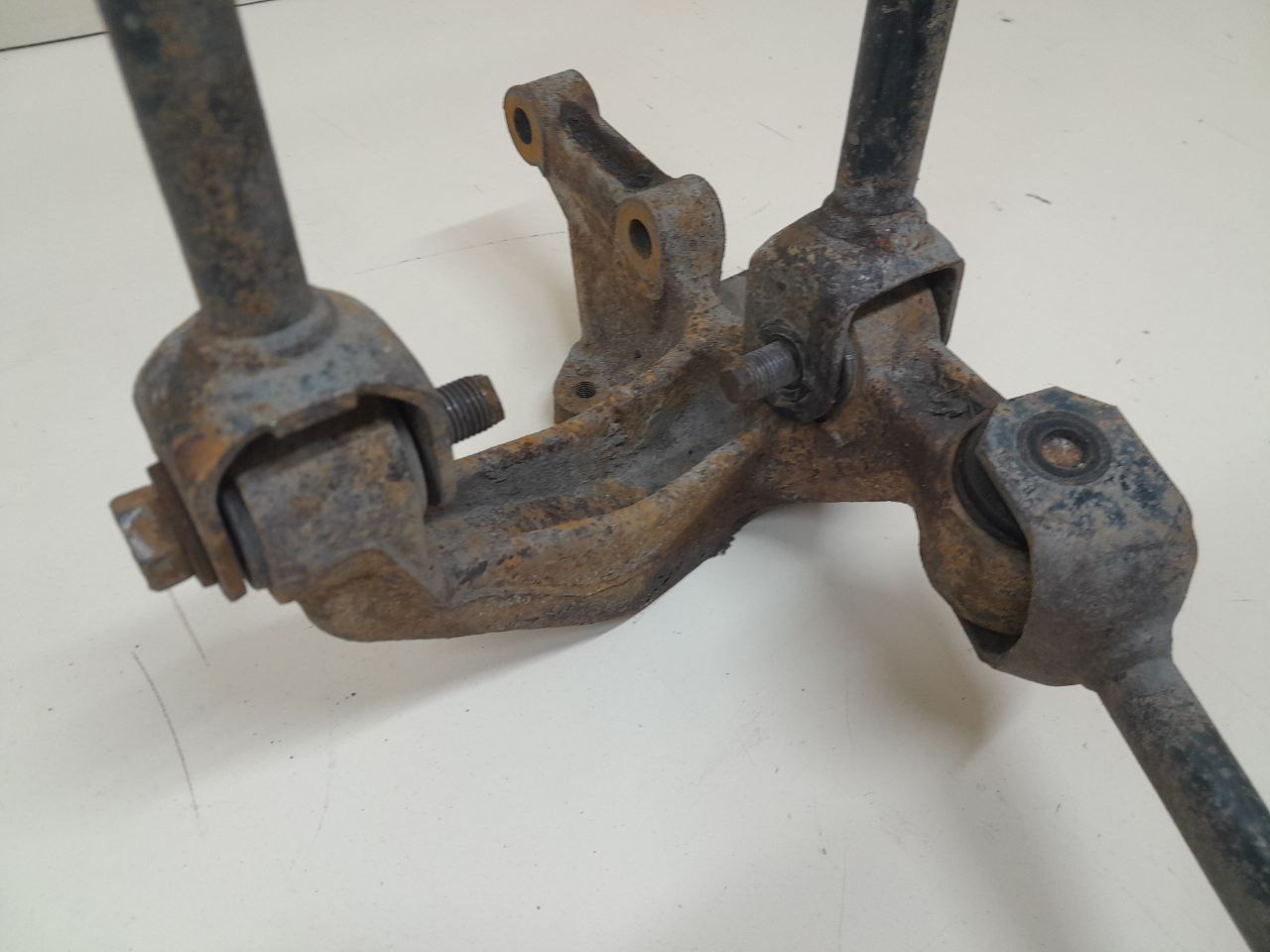 Кулак поворотный задний левый Toyota Camry (XV50) 2011-2017