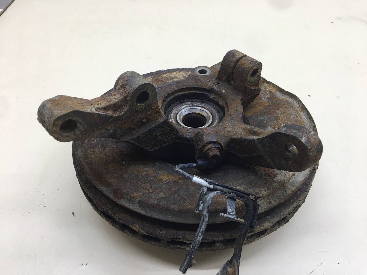 Кулак поворотный передний левый Mitsubishi ASX (GA) 2010>