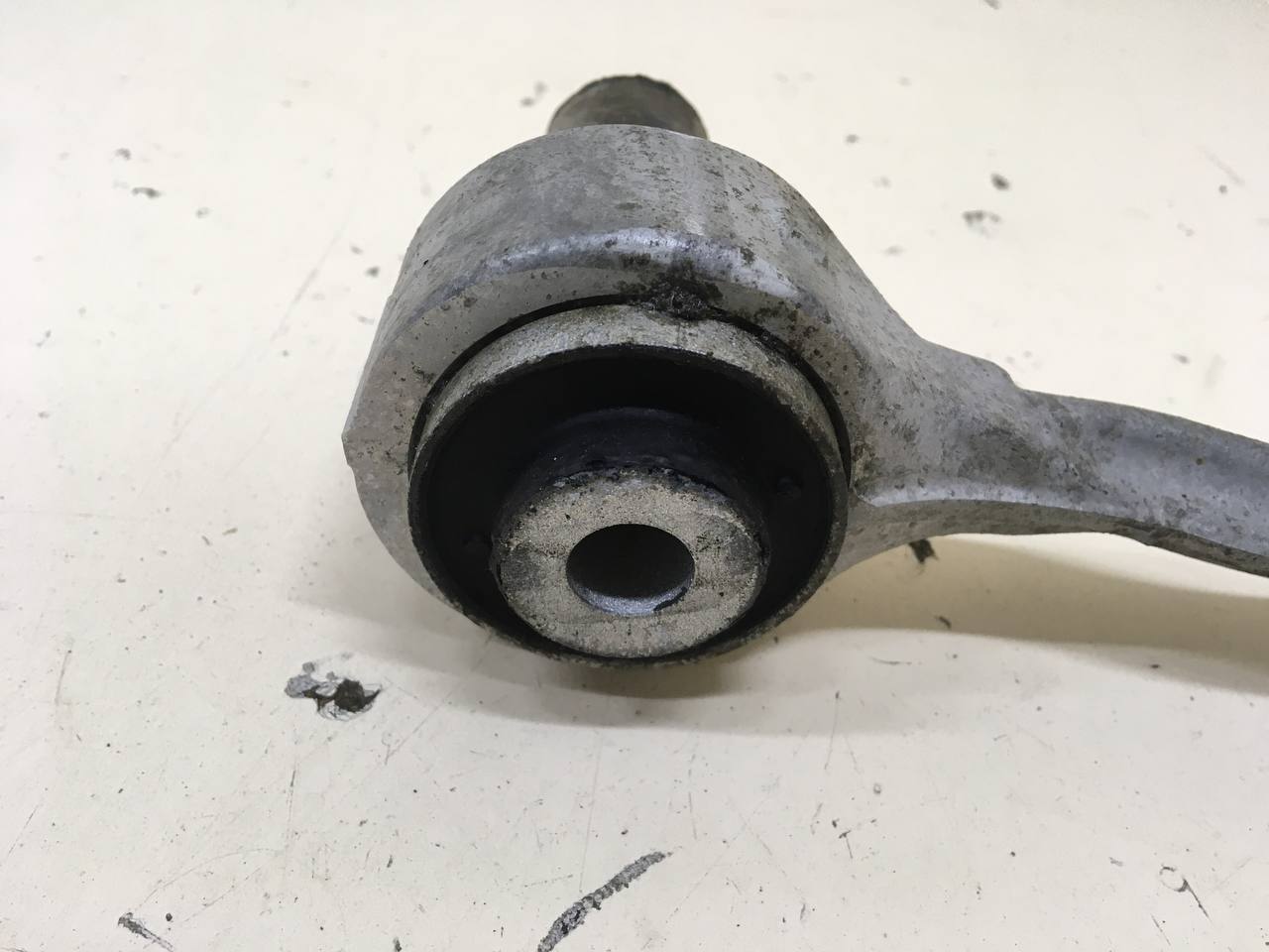 Рычаг задний нижний Jaguar XE (760) 2014-2021