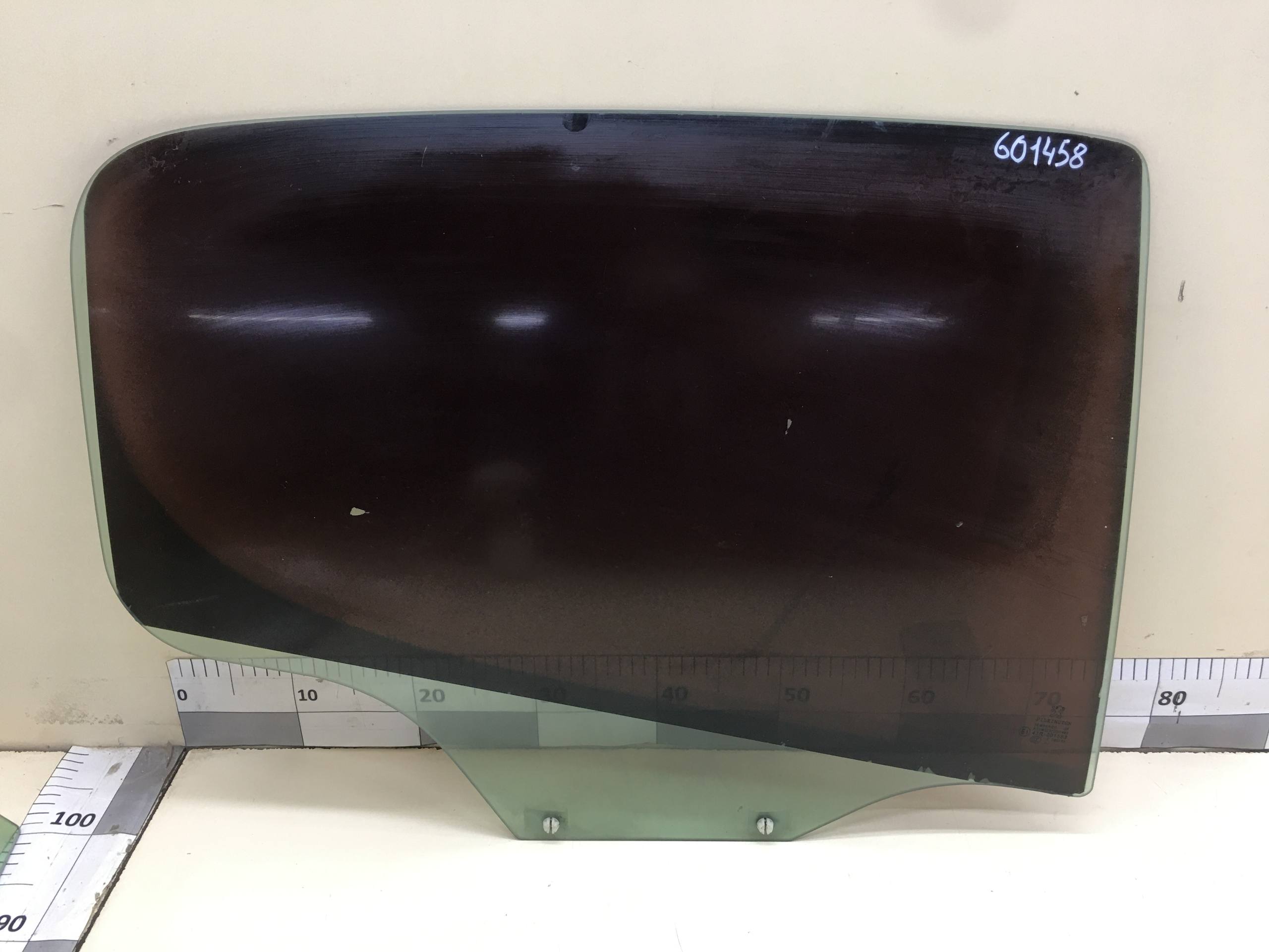 Стекло двери задней правой Peugeot 207 2006-2013