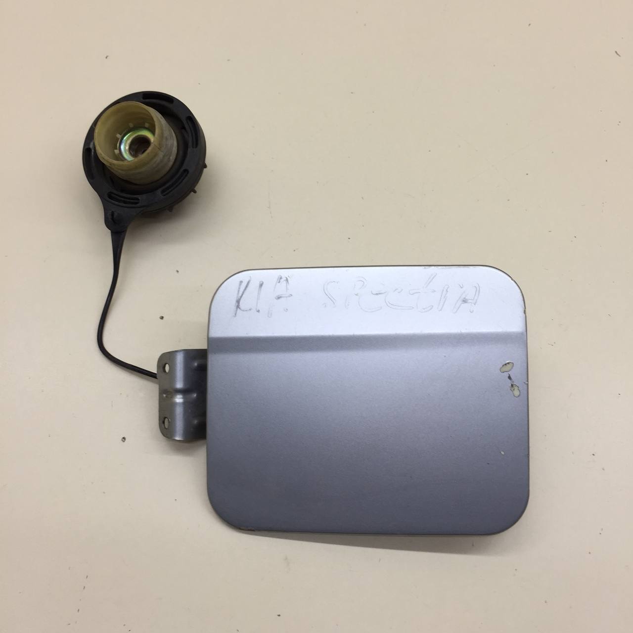 Лючок бензобака Kia Spectra (SD) 2004-2011