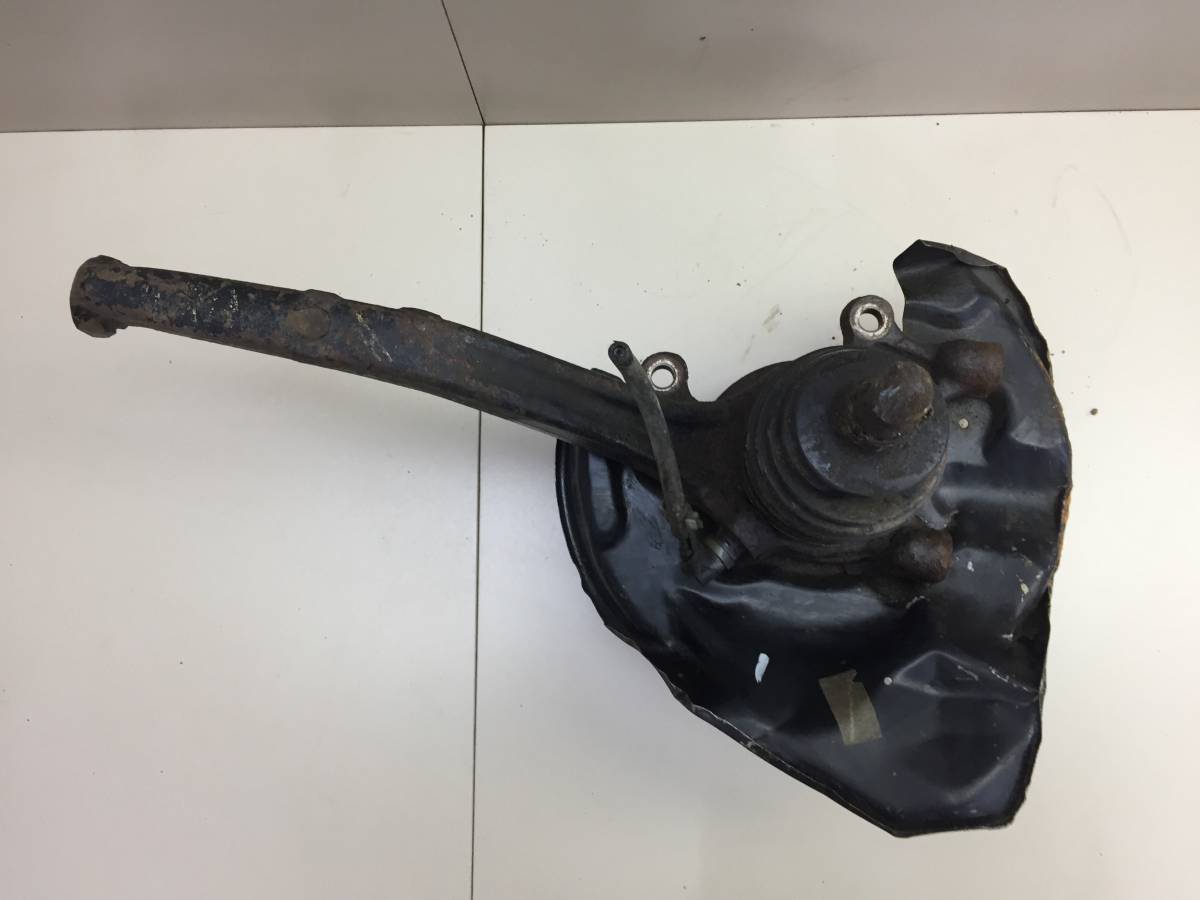 Кулак поворотный передний правый Toyota Crown (S150) 1995-2001