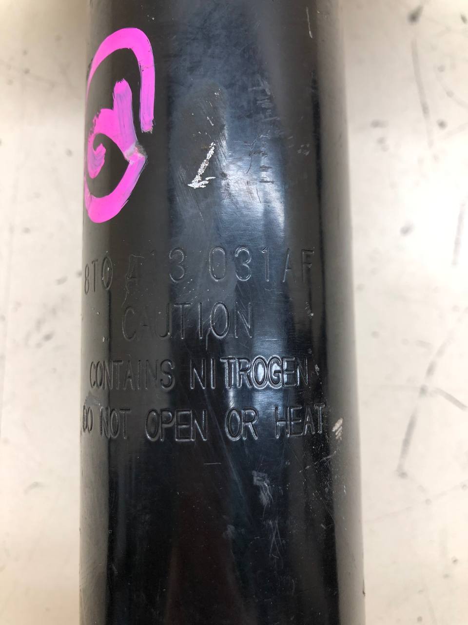 Амортизатор передний Audi A4 (B8) 2007-2011