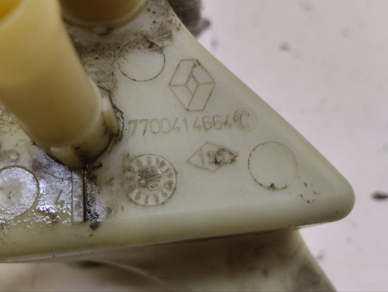 Бачок гидроусилителя Renault Symbol (2) 2008-2012