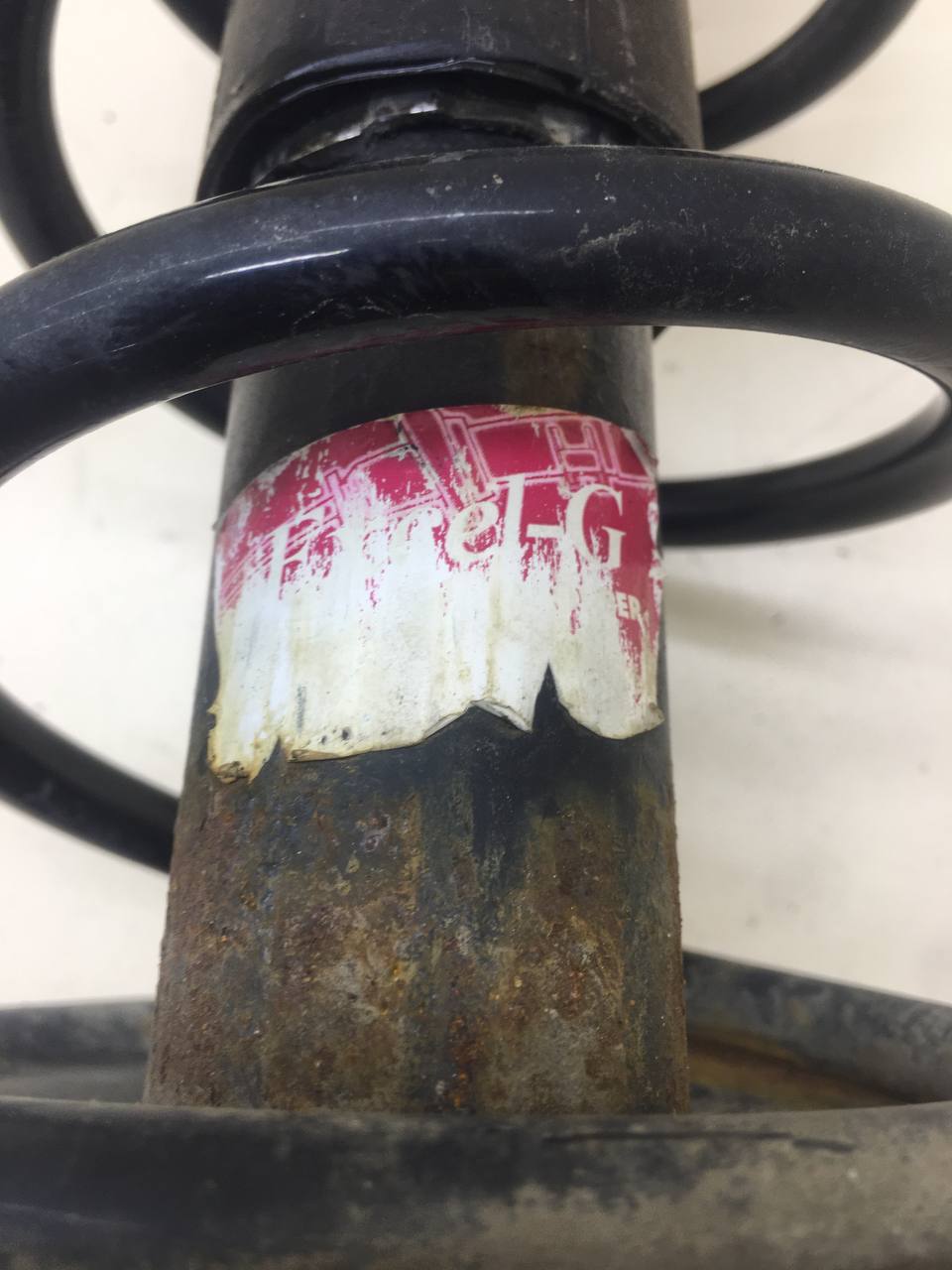 Амортизатор передний Nissan Almera 3 (G11, G15) 2012>