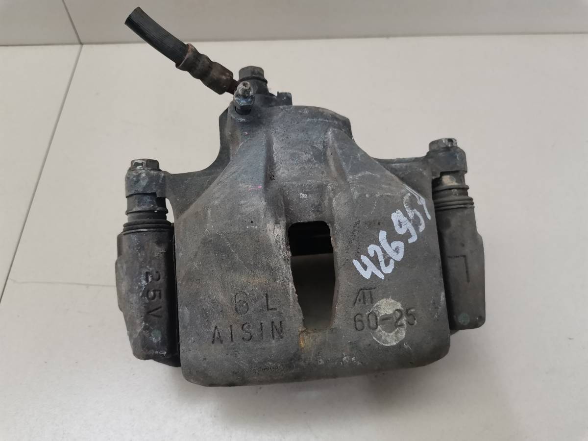 Суппорт передний левый Toyota Crown (S170) 1999-2003