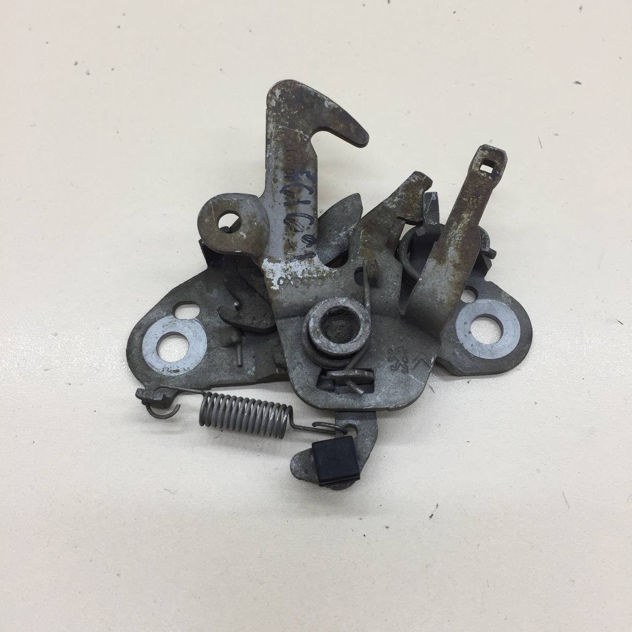 Замок капота Citroen C5 2001-2008