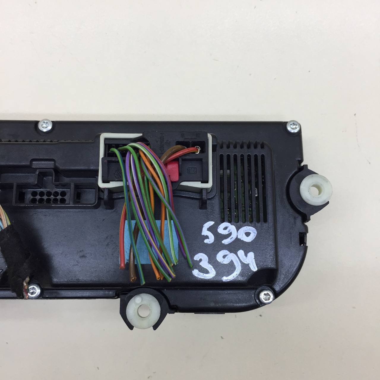 Блок управления климатической установкой Volkswagen Tiguan (5N1) 2007-2011