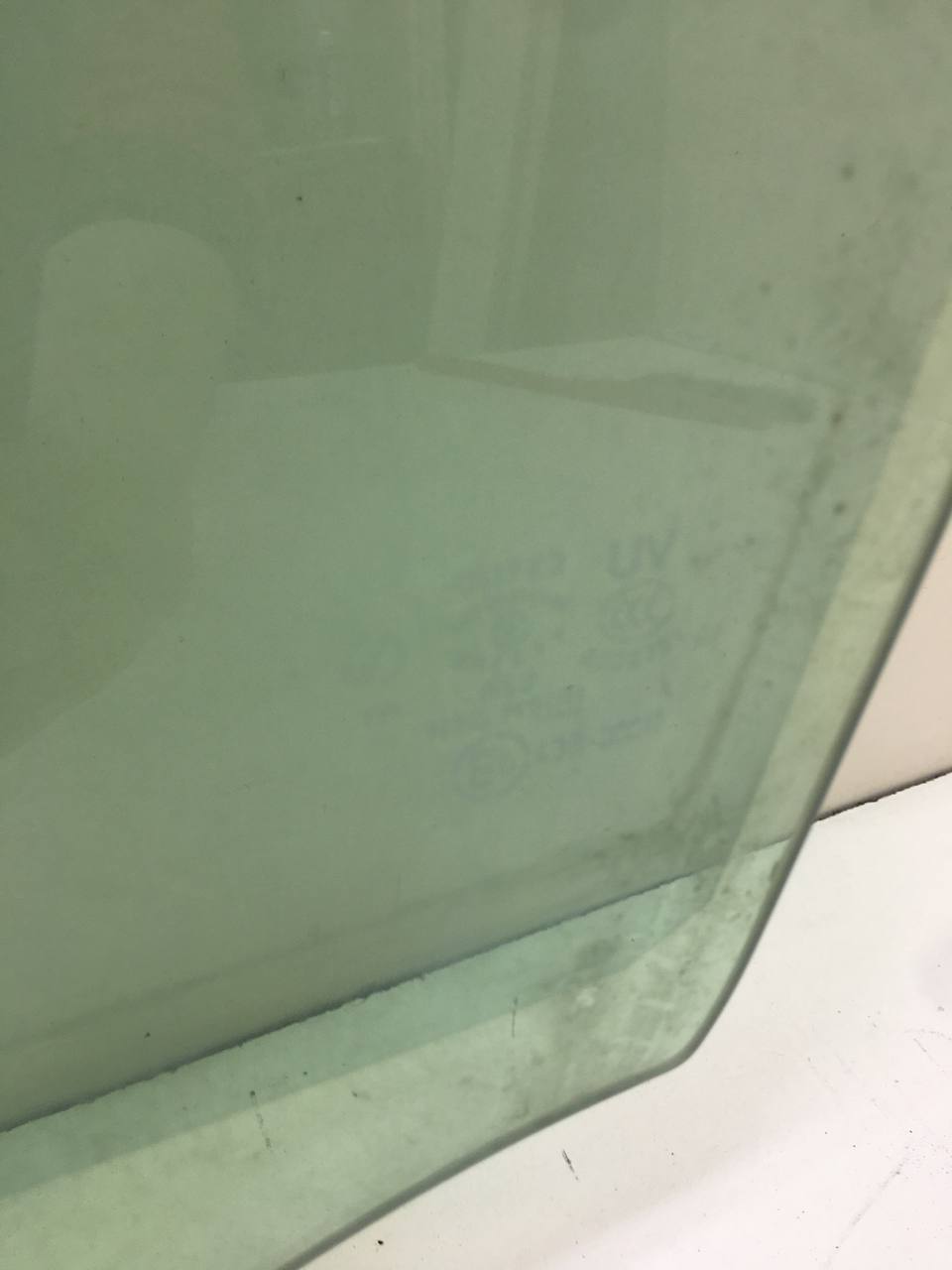 Стекло двери передней левой Nissan Skyline (V36) 2006-2014