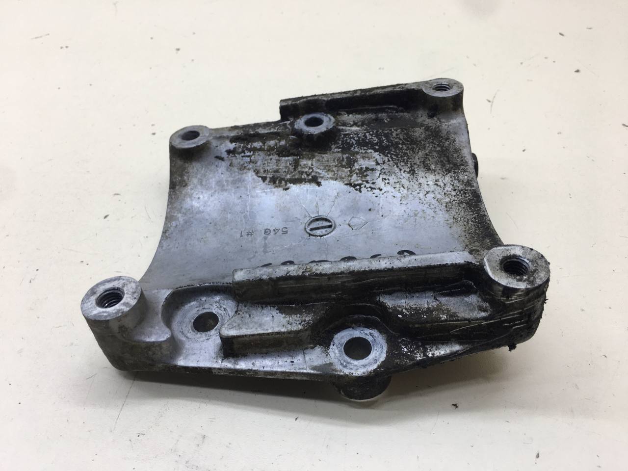 Кронштейн кондиционера Suzuki Liana 2001-2007