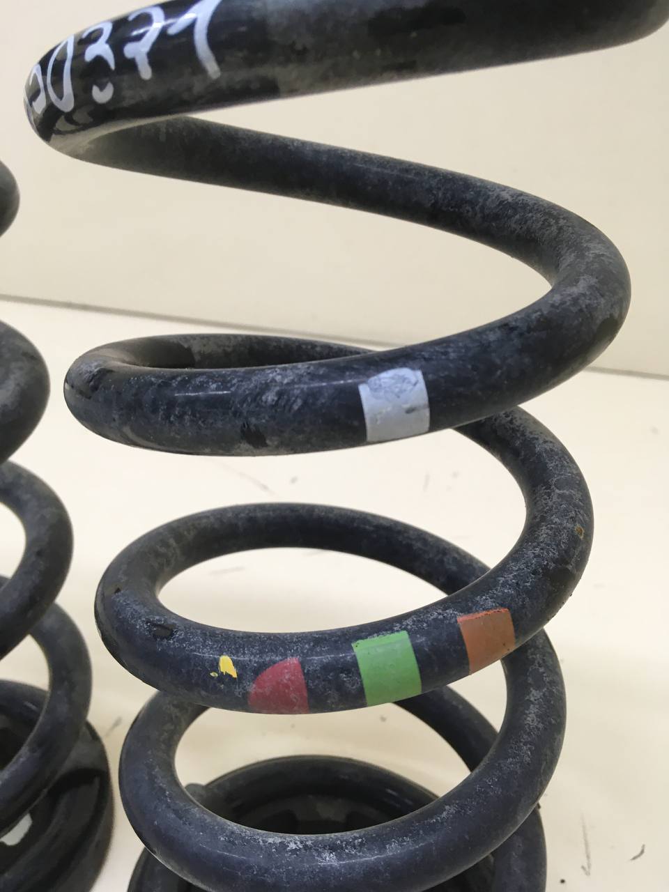 Пружина задняя Jaguar XE (760) 2014-2021