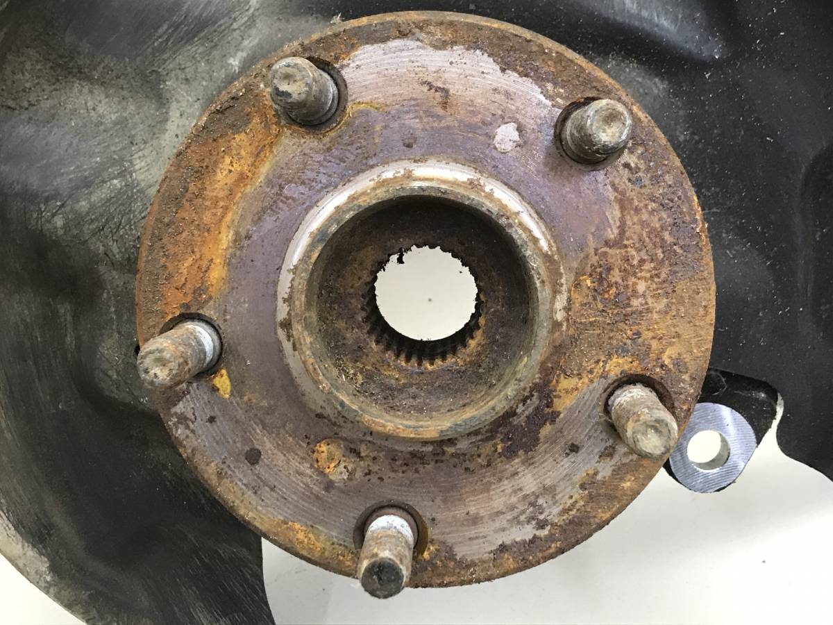 Кулак поворотный передний левый Toyota Crown (S170) 1999-2003