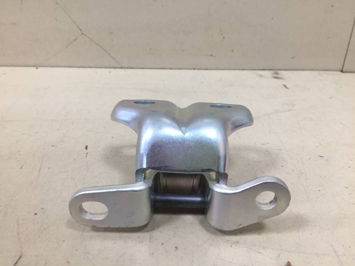 Петля двери задней правой верхняя SsangYong Kyron 2005-2015