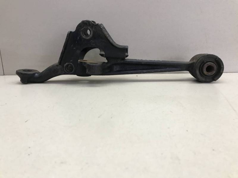 Рычаг передний левый Toyota Chaser (Х100) 1996–2001