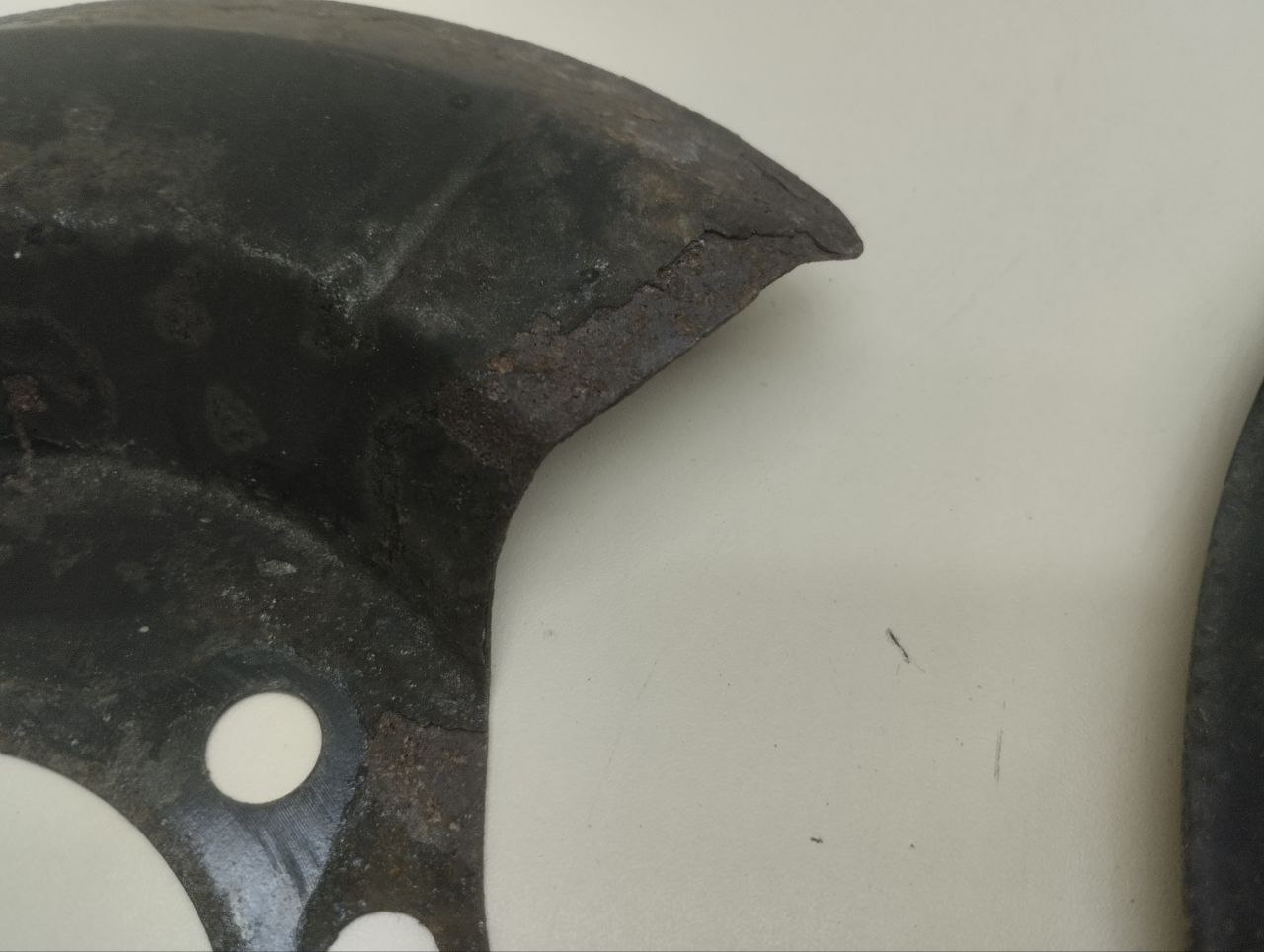 Пыльник тормозного диска Ford Focus 3 2011>