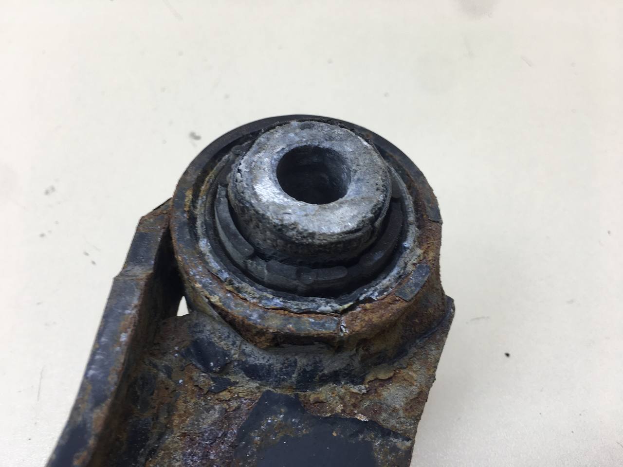 Рычаг задний верхний Volkswagen Tiguan (5N1) 2007-2011