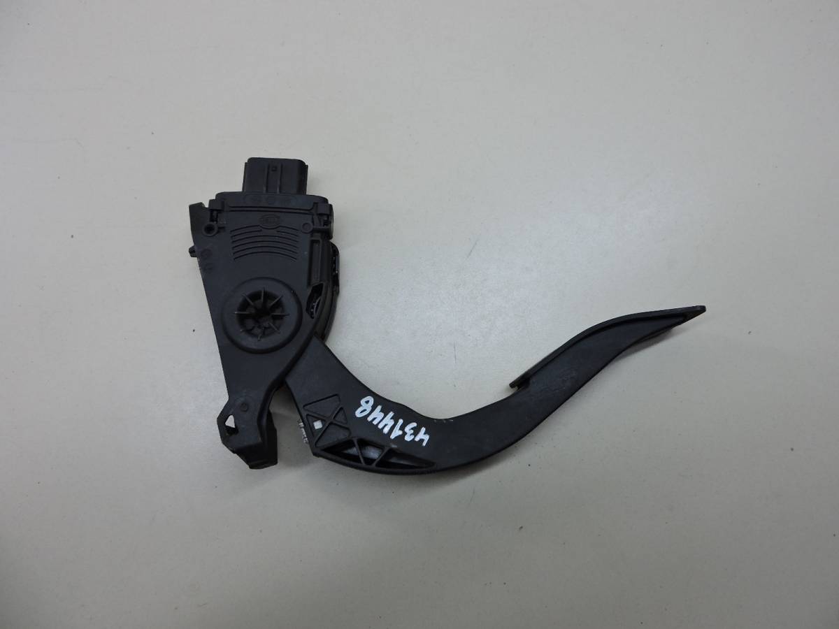 Педаль газа Audi A4 (B8) 2007-2011