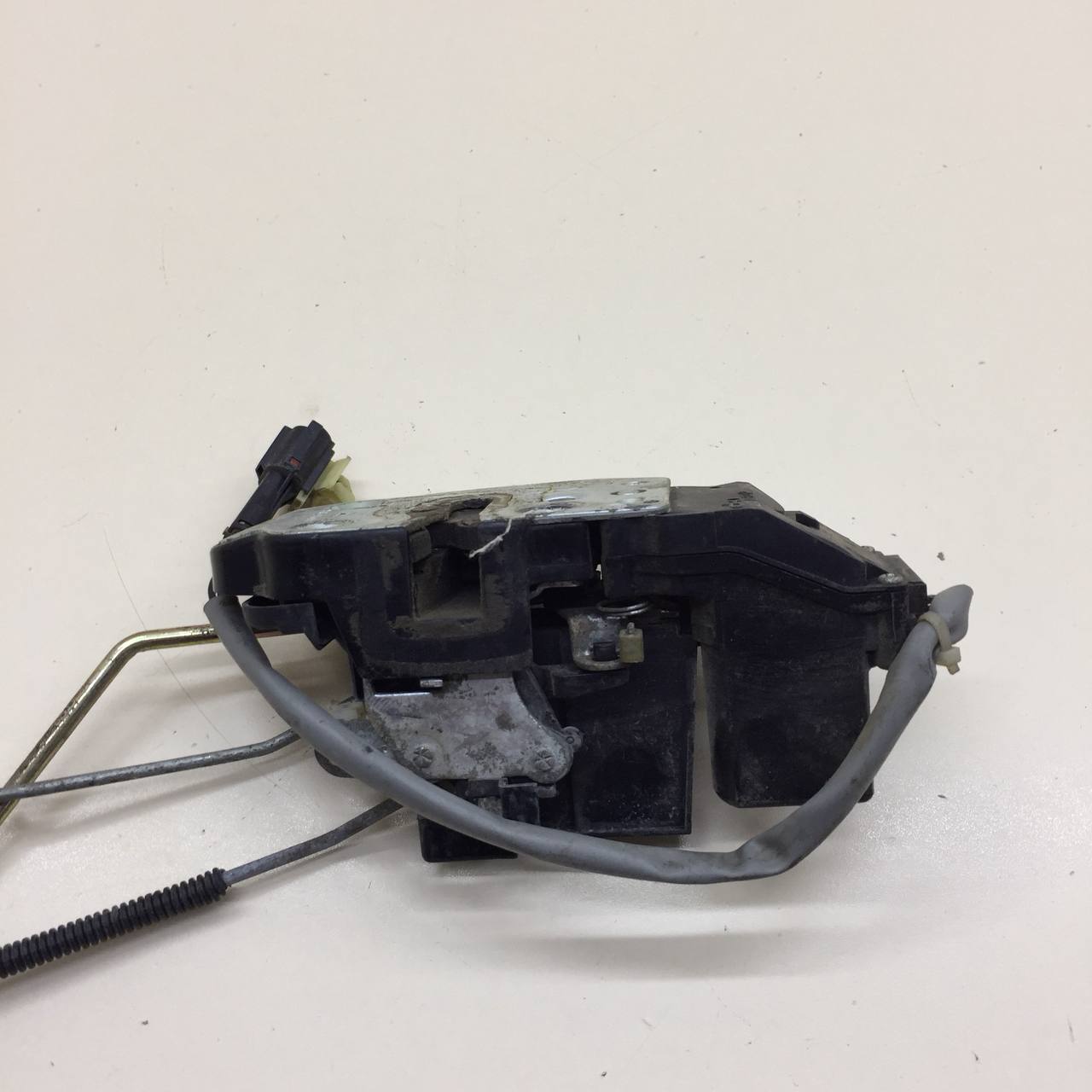 Замок двери передней правой Kia Spectra (SD) 2004-2011