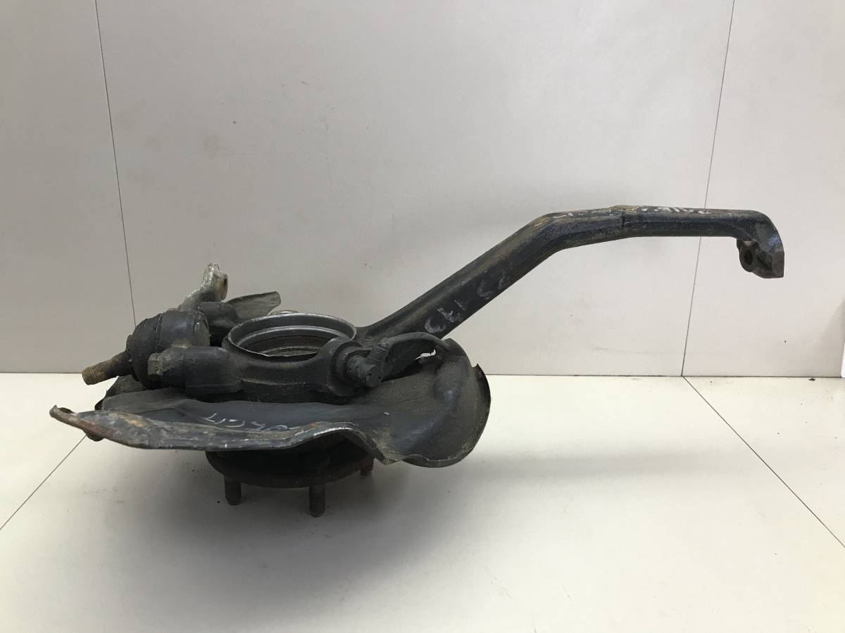 Кулак поворотный передний левый Toyota Crown (S170) 1999-2003