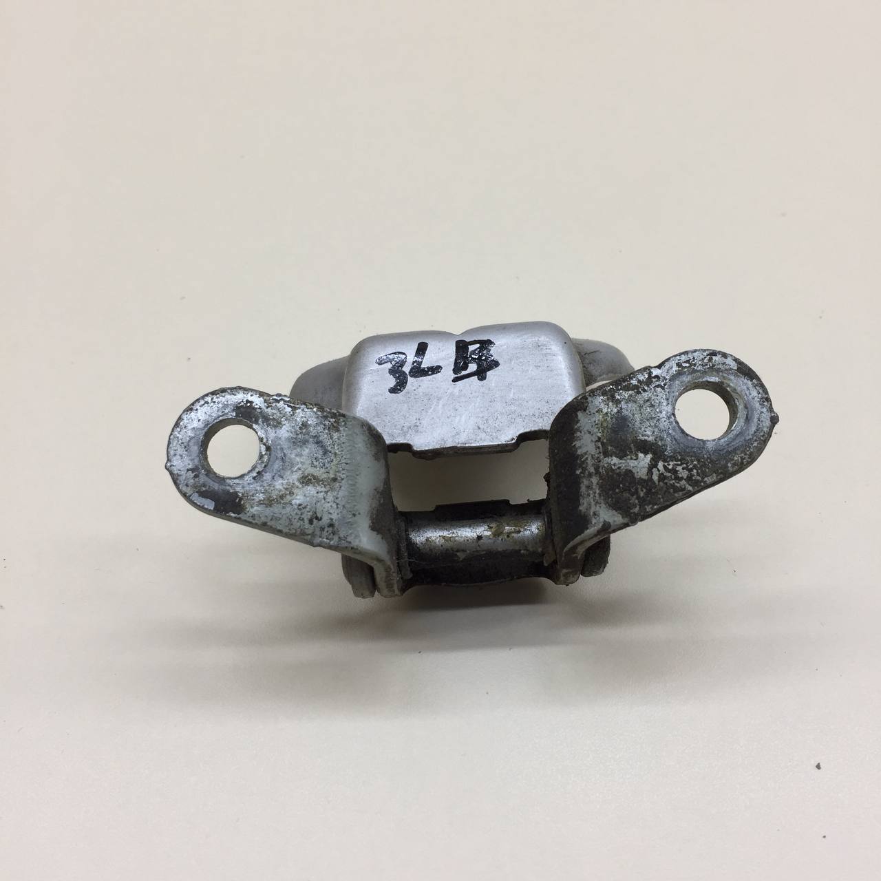 Петля двери задней левой верхняя Chevrolet Aveo T250 2005-2011