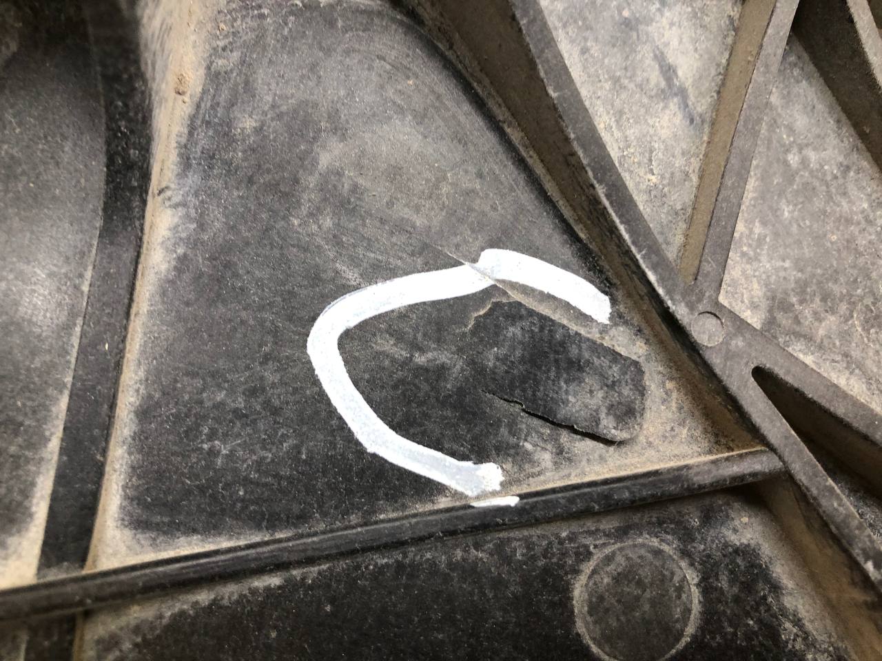 Диффузор вентилятора Nissan Qashqai+2 (JJ10) 2008-2014