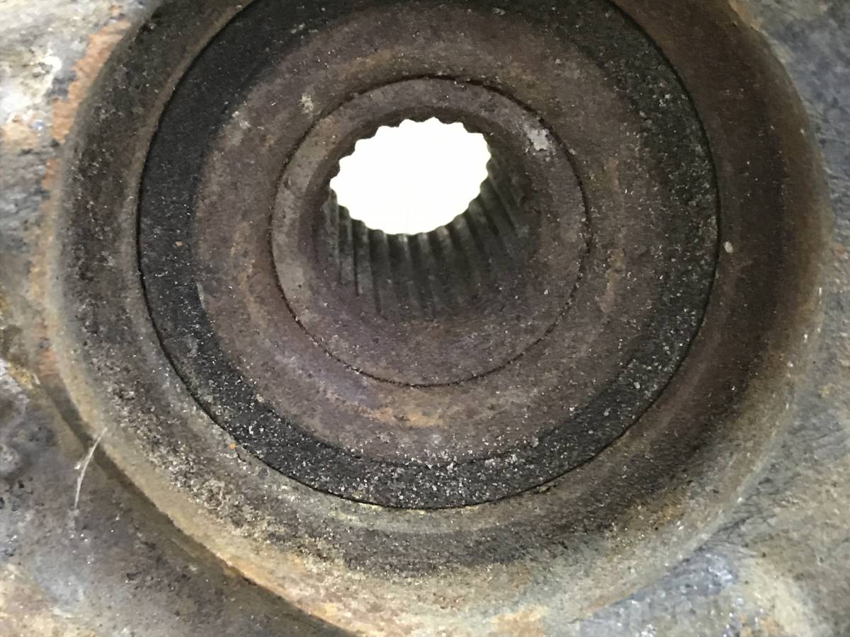 Кулак поворотный передний правый Nissan Pulsar (N15) 1995-2000