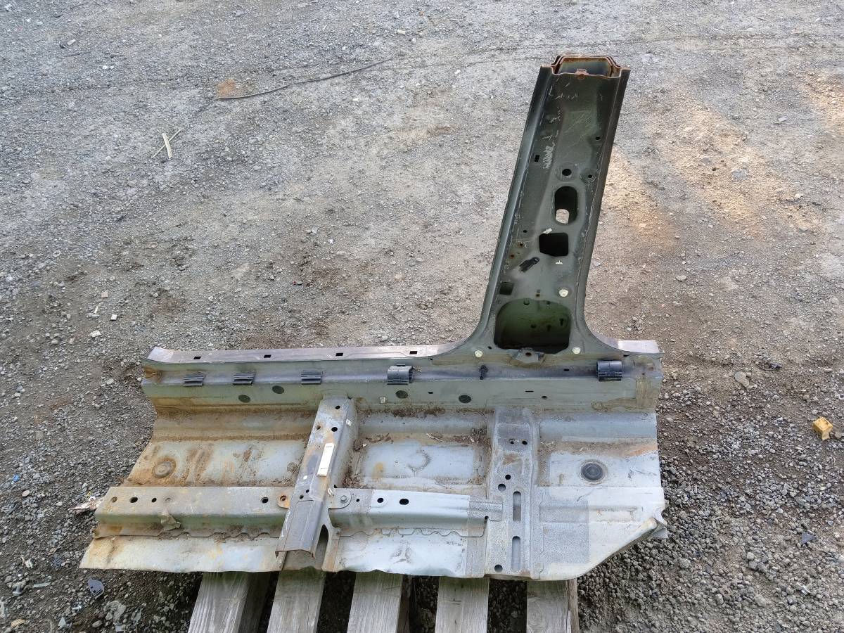 Порог со стойкой правый Nissan Teana J32 2008-2013