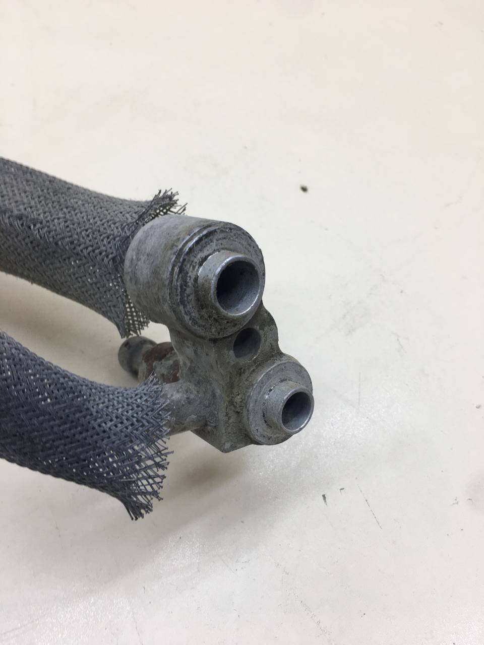 Трубка кондиционера Chevrolet TrailBlazer (GMT360) 2001-2010