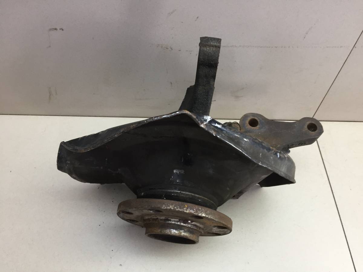 Кулак поворотный передний правый Mitsubishi Colt (CA0) 1992-1996