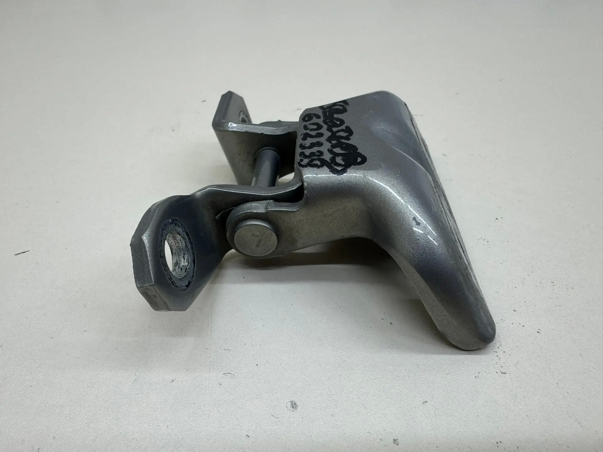 Петля двери задней правой верхняя Kia Venga (YN) 2010-2017